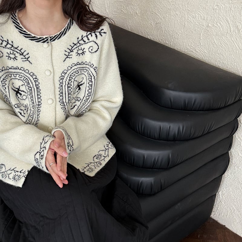 【outer】刺繡柄ニットコート Q7032