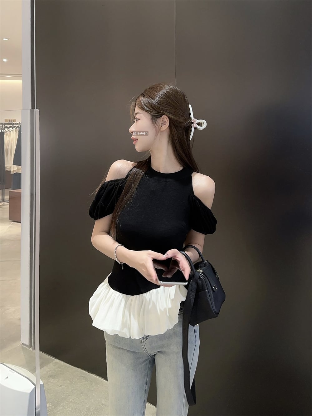 【tops】オフショルダーTシャツ　M24131