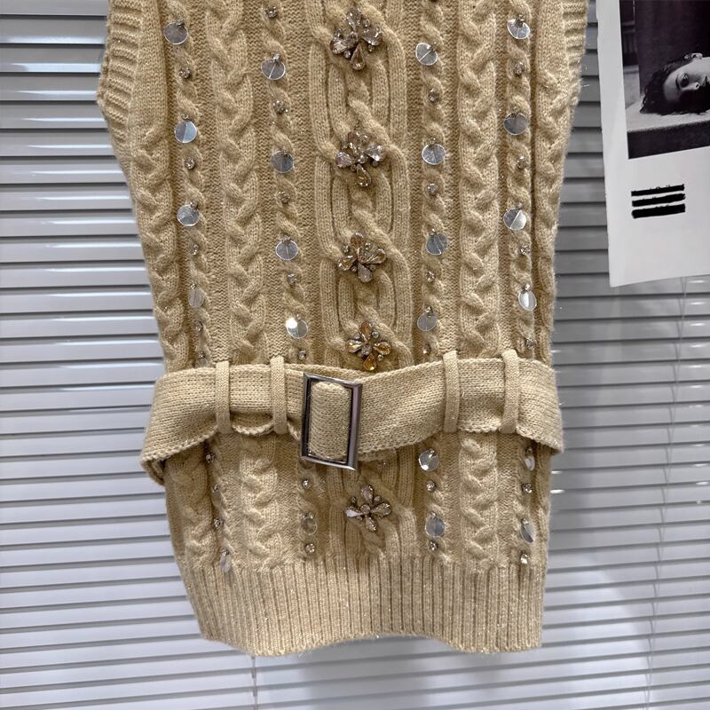 【tops】ラインストーン付きハイネックニットベスト Q7607