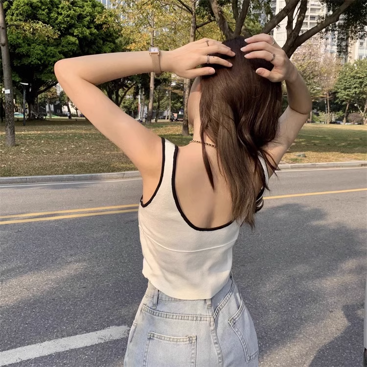 【tops】2色スクェアネックニットタンクトップF7812