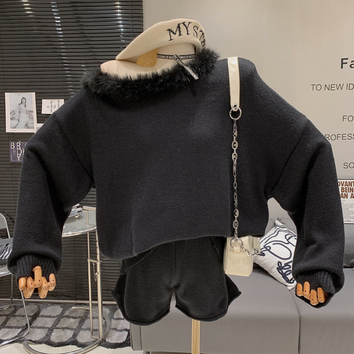 【set】ファーオフショルダーニットセーター×ショートパンツセット　M27914