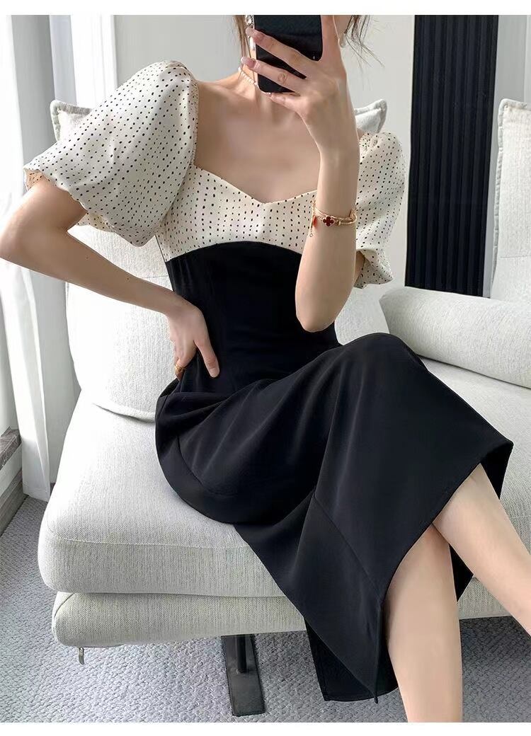 【dress】一目惚れ！レトロスクエアネック半袖パフ袖ドット柄着やせワンピースF2722