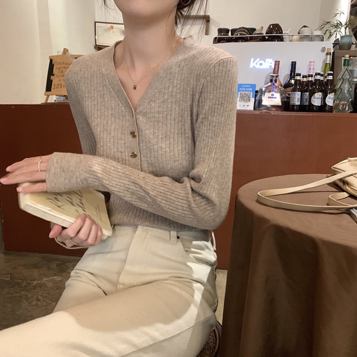 【tops】Vネックニットトップス　M27239