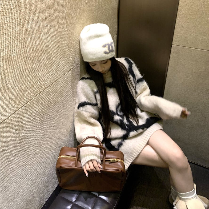 【tops】クルーネックニットセーター　M27930