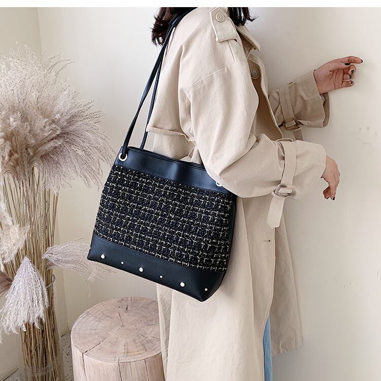 【小物】高級品質  ! 定番斜め掛けファスナー ショルダーバッグ大容量