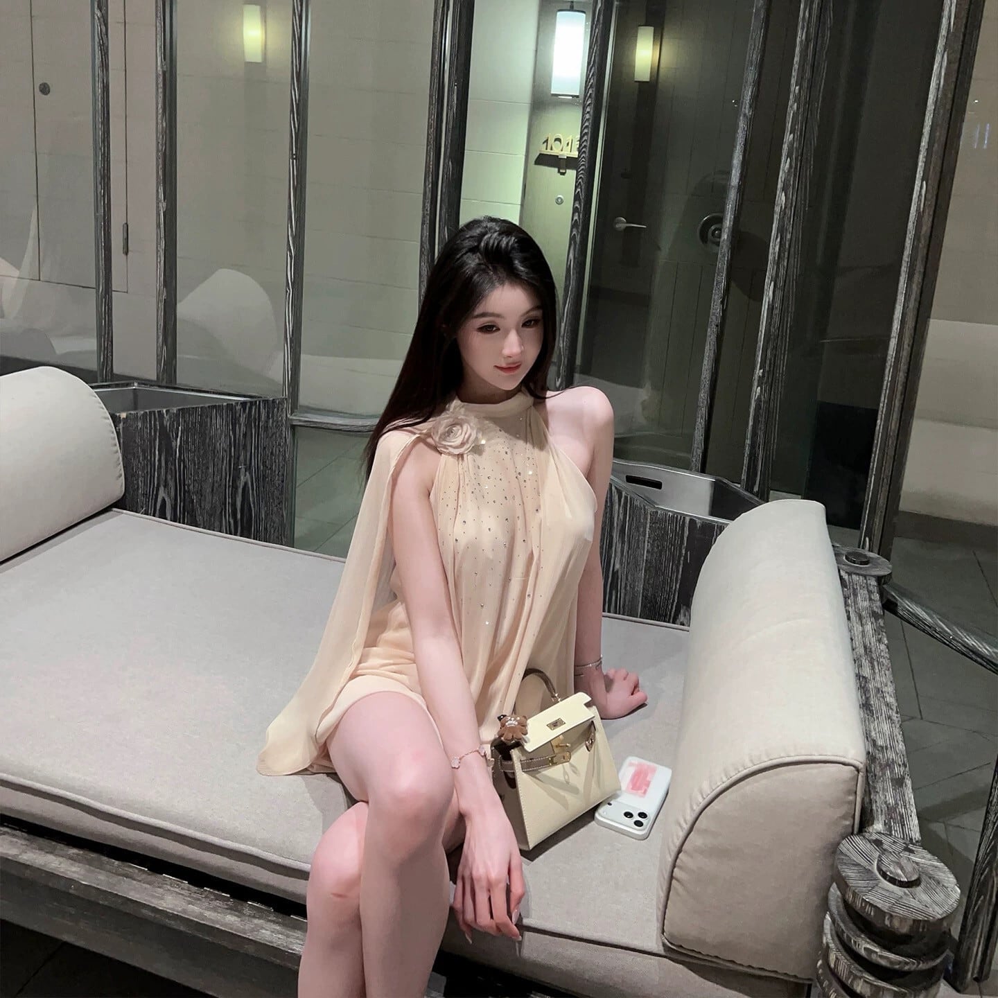 【dress】ラインストーン付きシフォンミニワンピース Q8345