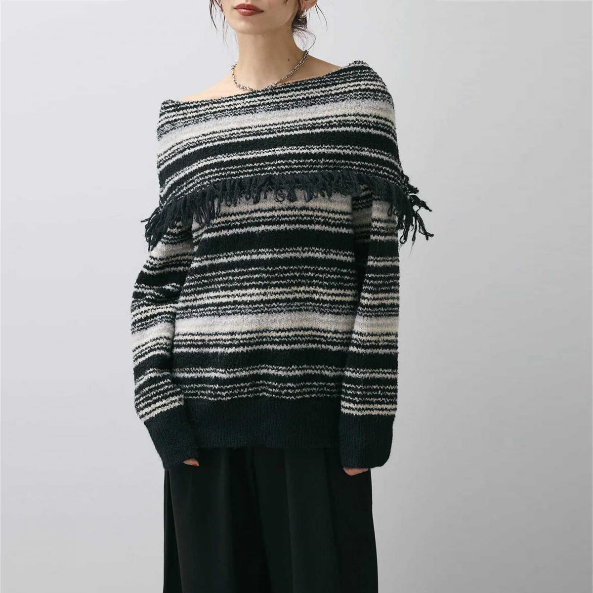 【tops】オフショルダーニットセーター　M29326