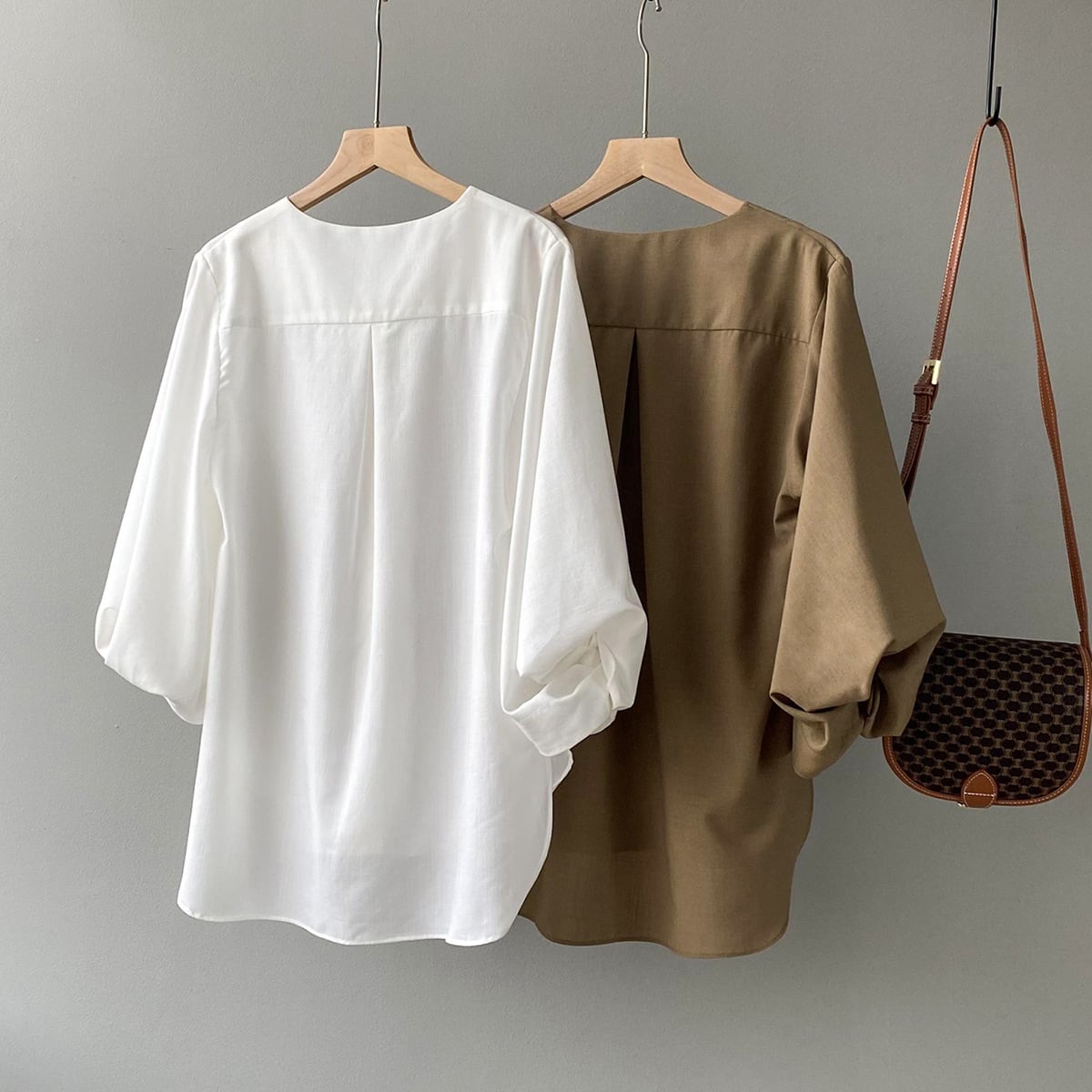 【tops】ランタンスリーブシャツブラウス　M29742