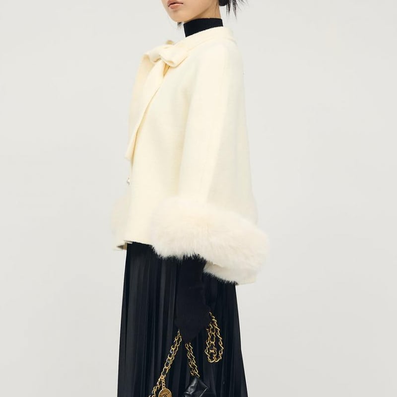 【outer】ファー付きケープ Q7704