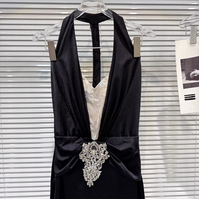【dress】ラインストーン付きノースリーブホルターネックワンピース Q7894