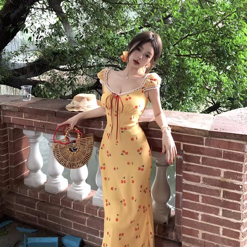 【dress】レース付きチェリー柄ワンピース Q8332