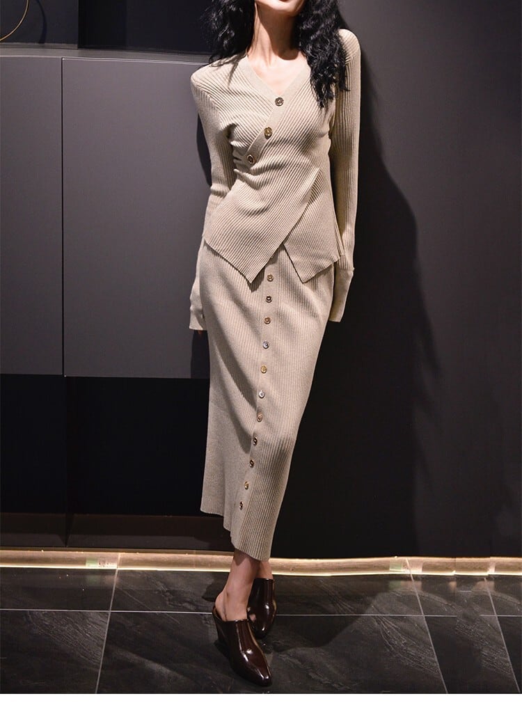 【set】Ⅴネックニットトップス×ボタンデザインスカートセット　N2769