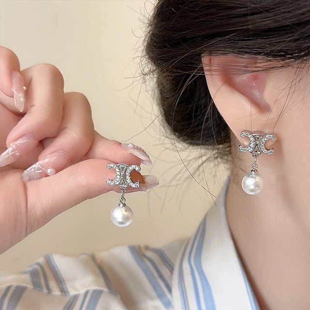 【小物】新入荷～ビーズ英字柄ピアスアクセサリーG21594