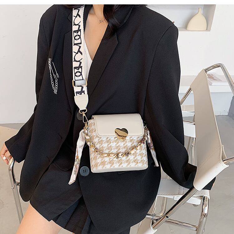 【小物】金属飾り肩掛けハンドバッグ切り替えエレガントチェーンバッグ