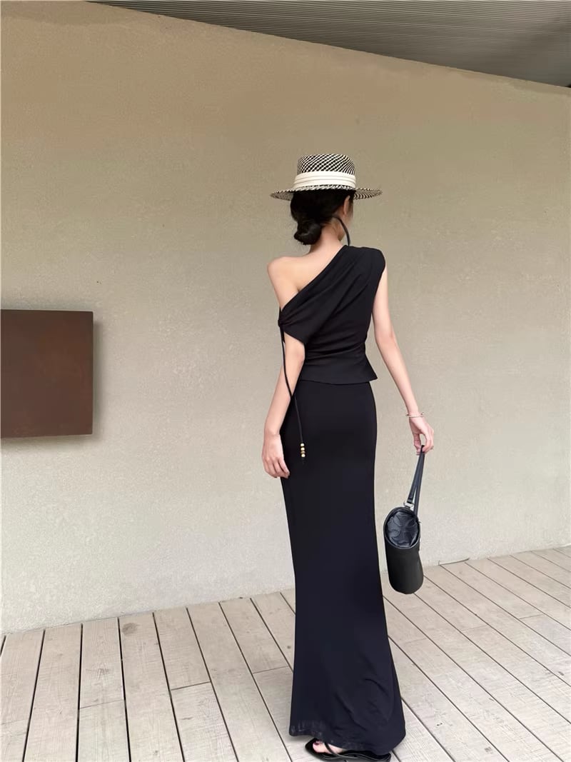 【set】ストラップ付ノースリーブトップス×ロングスカートセット Q8347
