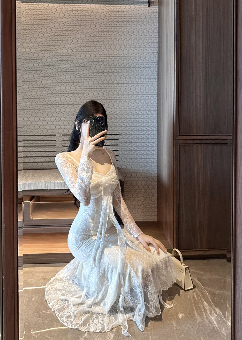 【dress】Vネックレースワンピース Q7512