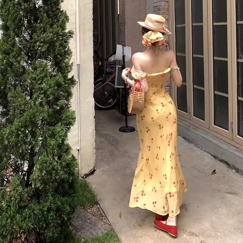 【dress】レース付きチェリー柄ワンピース Q8332