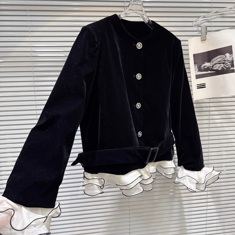 【outer】フリルドッキングノーカラーコート Q7344