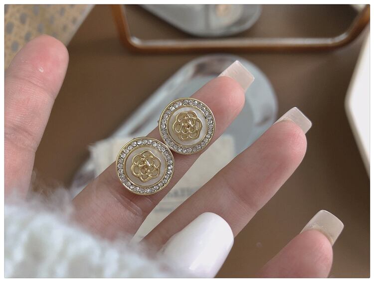 【小物】気質満点 エレガントオシャレサークル花形ピアスアクセサリー