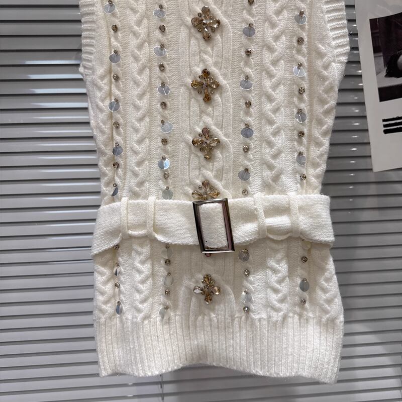【tops】ラインストーン付きハイネックニットベスト Q7607