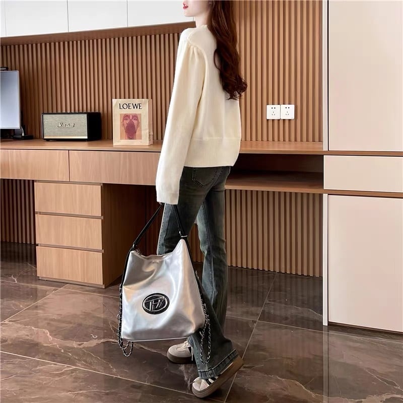 【tops】クルーネックニットセーター　M18596