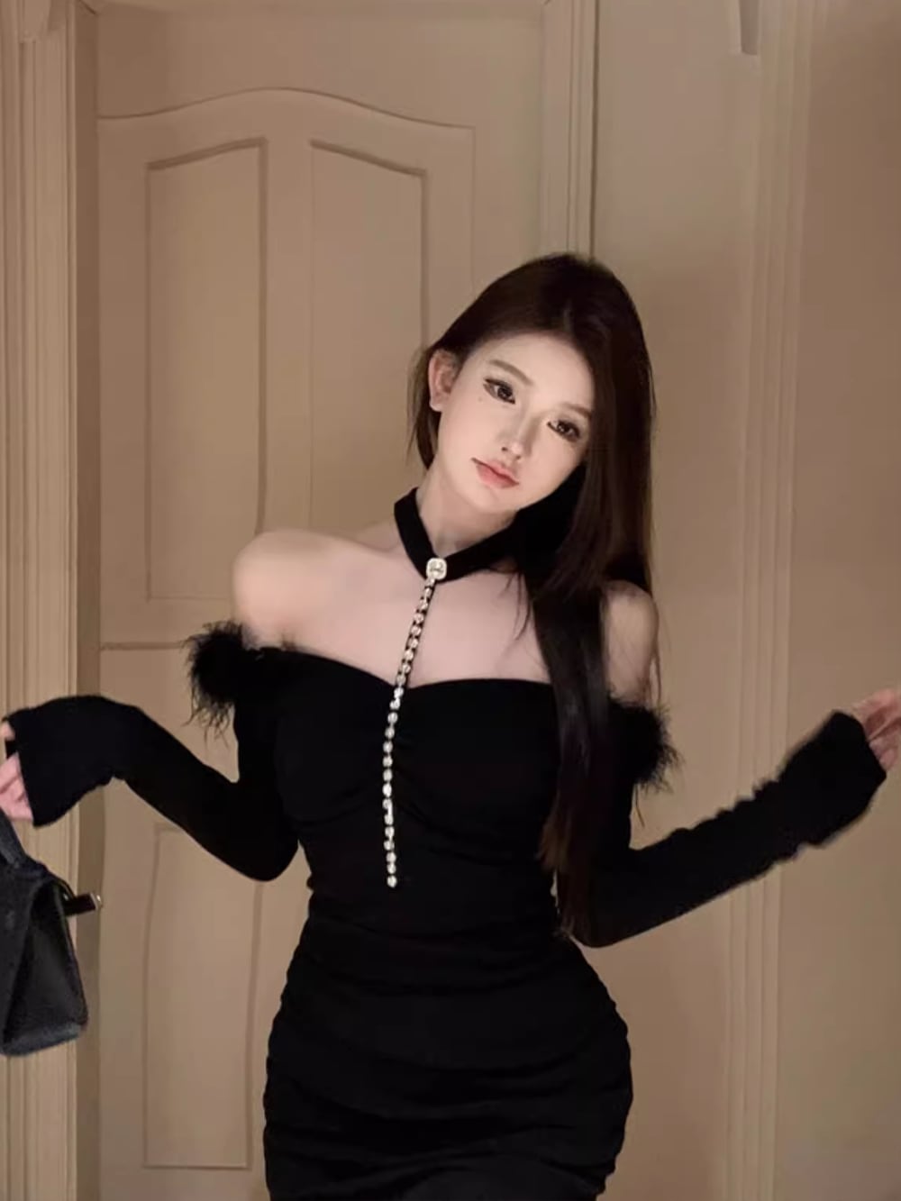 【dress】ファー付きオフショルミニワンピース Q7417