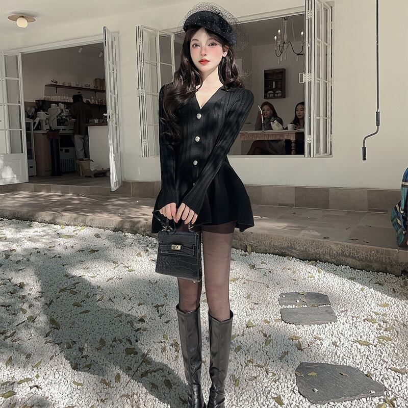 【dress】Vネックフレアニットワンピース Q7459