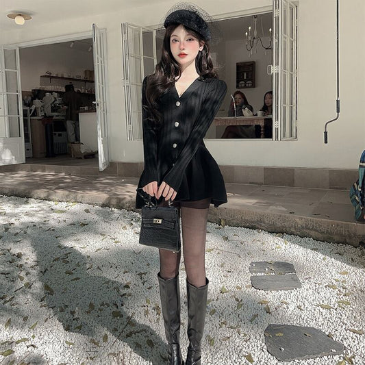 【dress】Vネックフレアニットワンピース Q7459