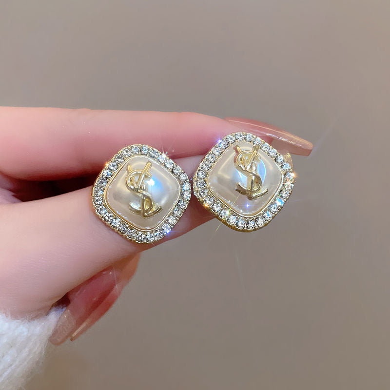 【小物】英字柄ピアスアクセサリーF7804