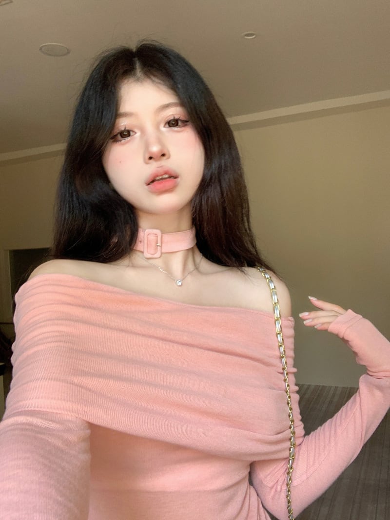 【tops】オフショルダーニットトップス　M28638