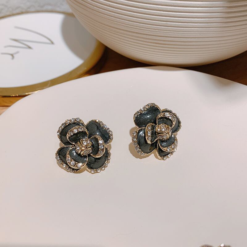 【小物】存在感 chicエレガントオシャレパール花形ピアスアクセサリー