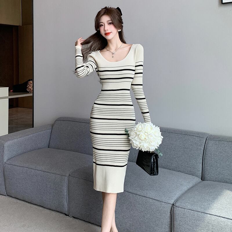 【dress】ボーダー柄ニットワンピース　M18749