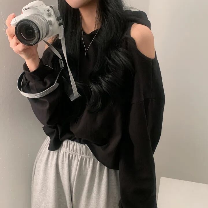【tops】オフショルダーフーディーパーカー　M18906