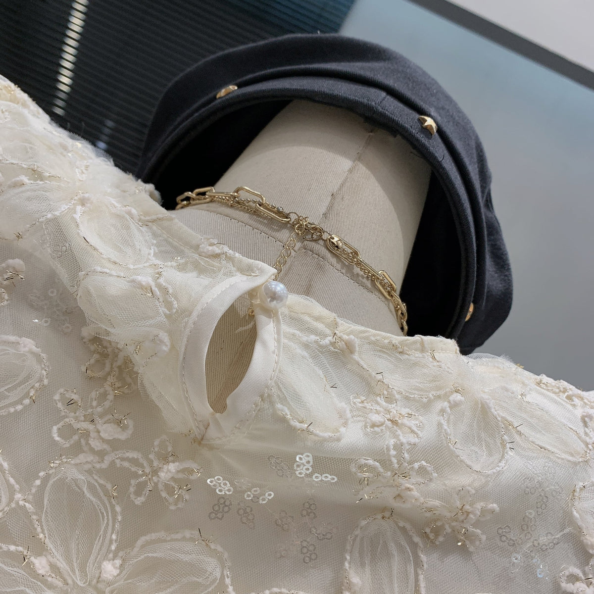 【tops】パフスリーブトップス　M24011
