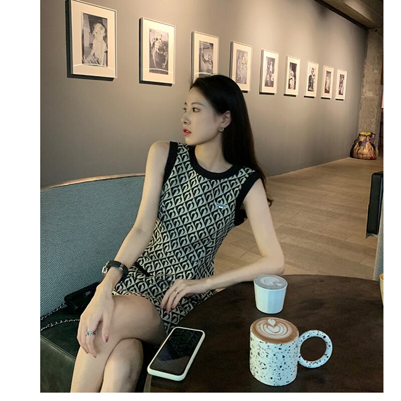 【dress】女子力アップ!気質満点ノースリーブ着痩せ高級感レディースニットワンピース G14886