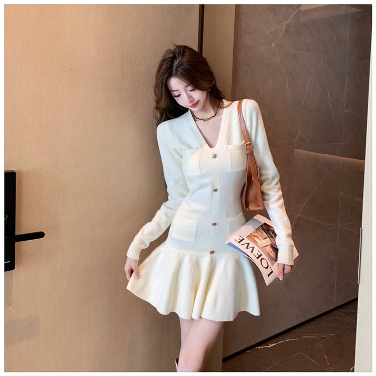 【dress】Vネックニットワンピースチェーン付き　M28866