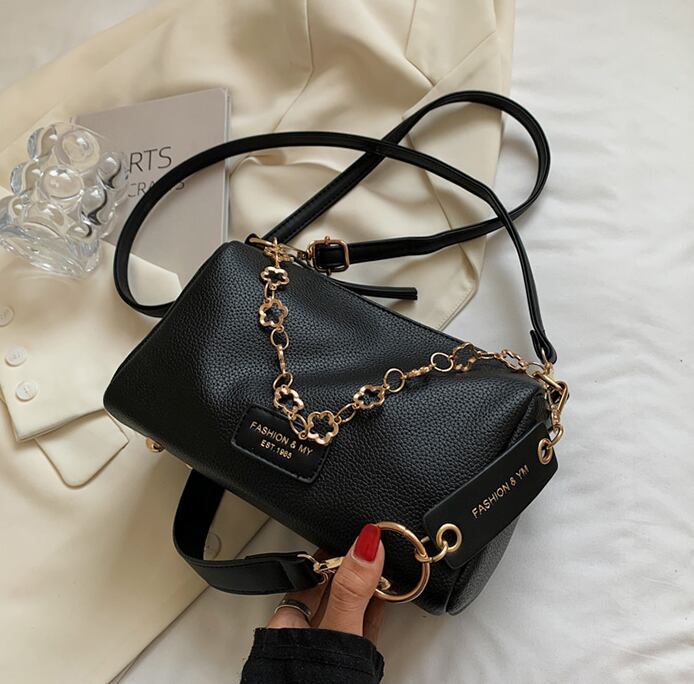 【小物】気質満点レディースファッションオシャレ 合わせやすい肩掛け斜め掛けバッグ  G3581