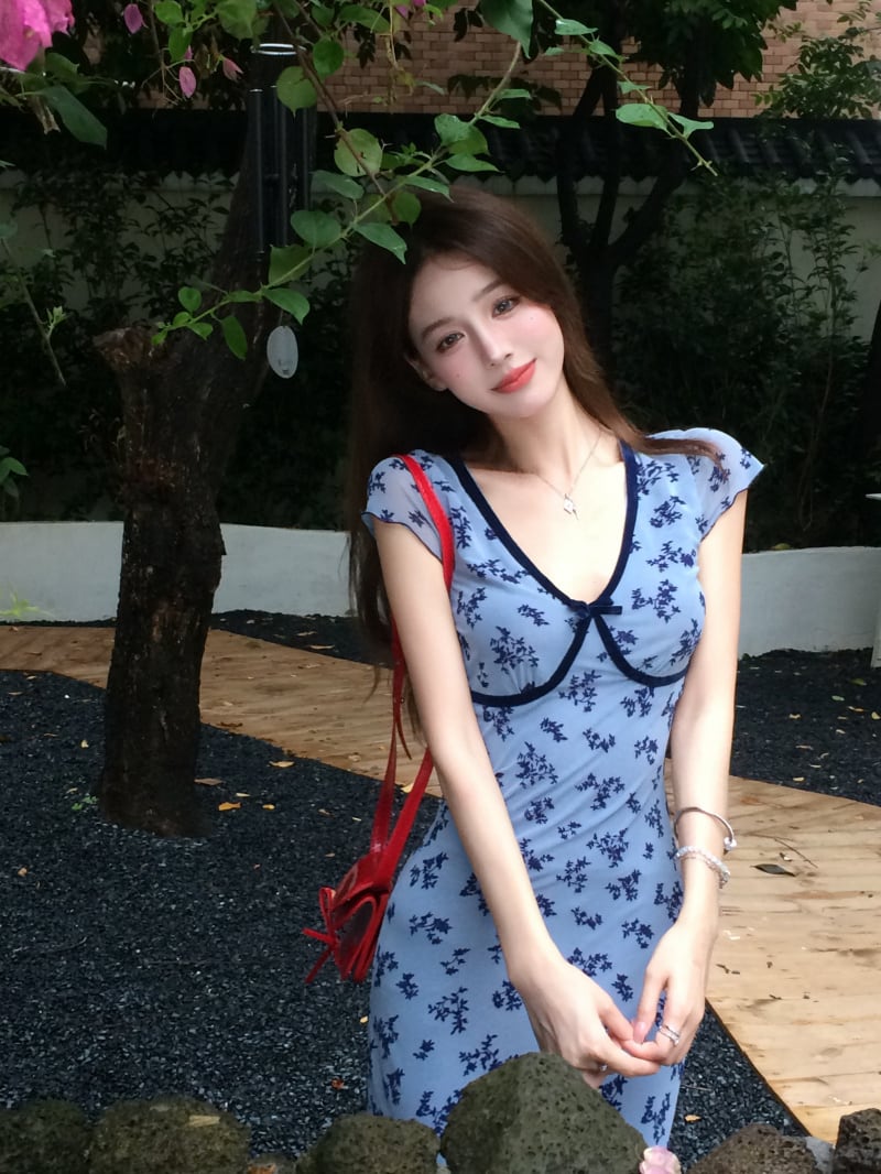 【dress】Vネック花柄ワンピース　M24058