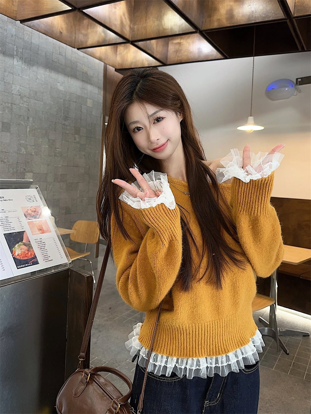 【tops】オフショルダーレース切り替えニットセーター　M28799