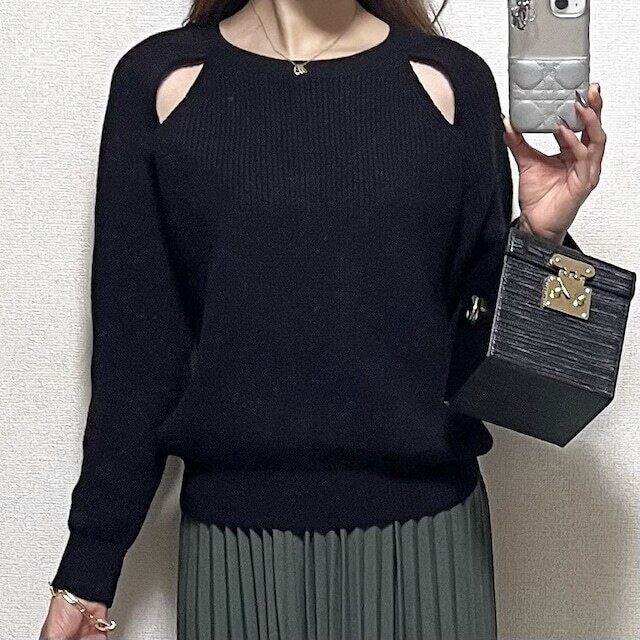 【tops】ショルダースリットニット　 M18568