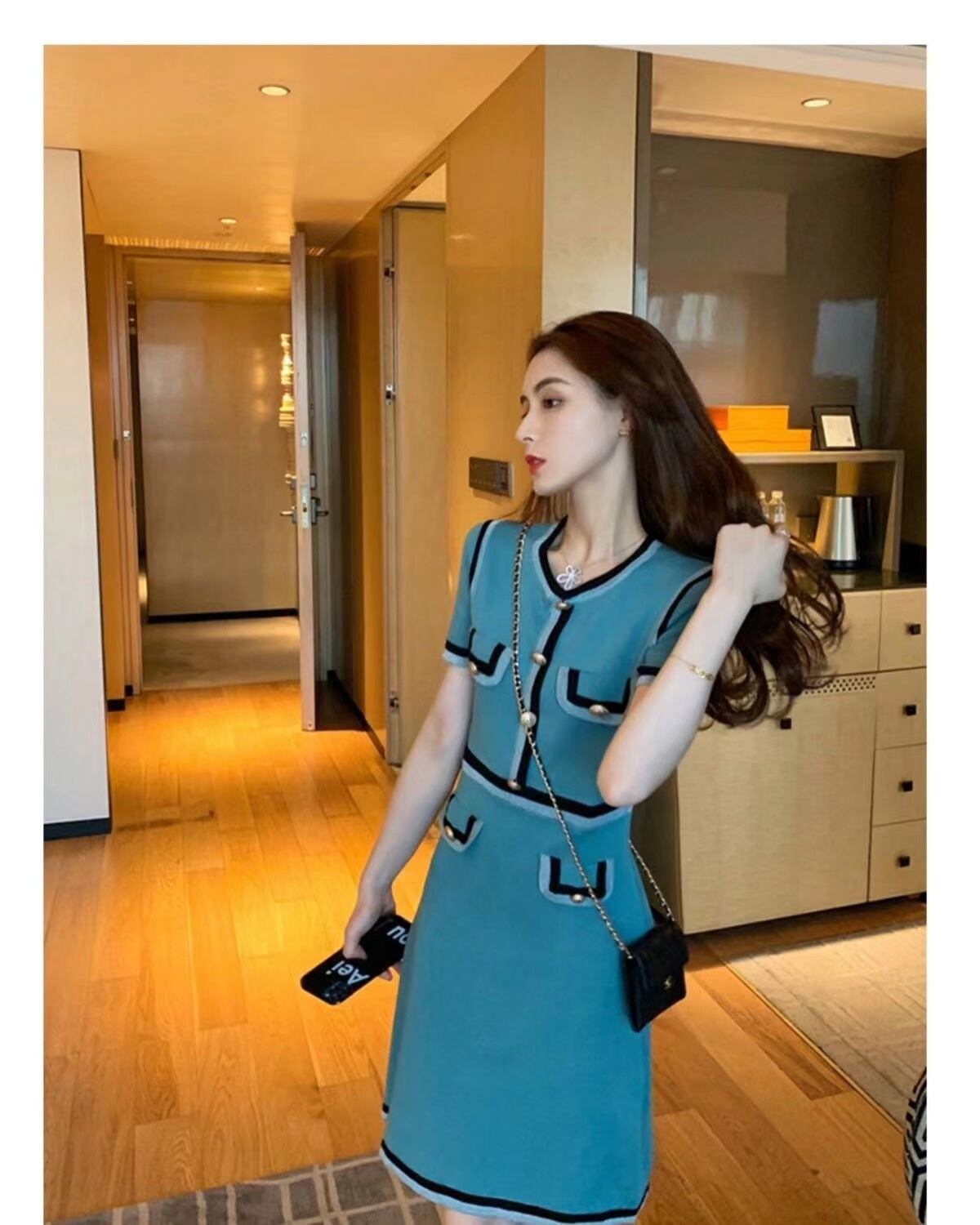 【dress】一目惚れ！2022夏新作韓国ファッションラウンドネック半袖配色薄手ニットセレブワンピースF2446