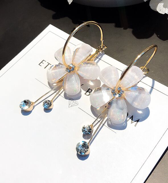 【小物】存在感 気質スウィート花形フリンジピアスアクセサリー