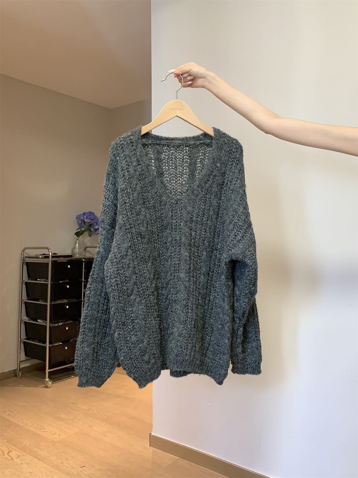 【tops】Vネックニットセーター　M27159
