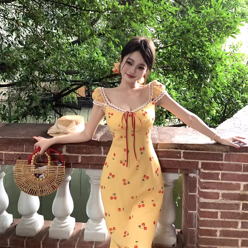 【dress】レース付きチェリー柄ワンピース Q8332