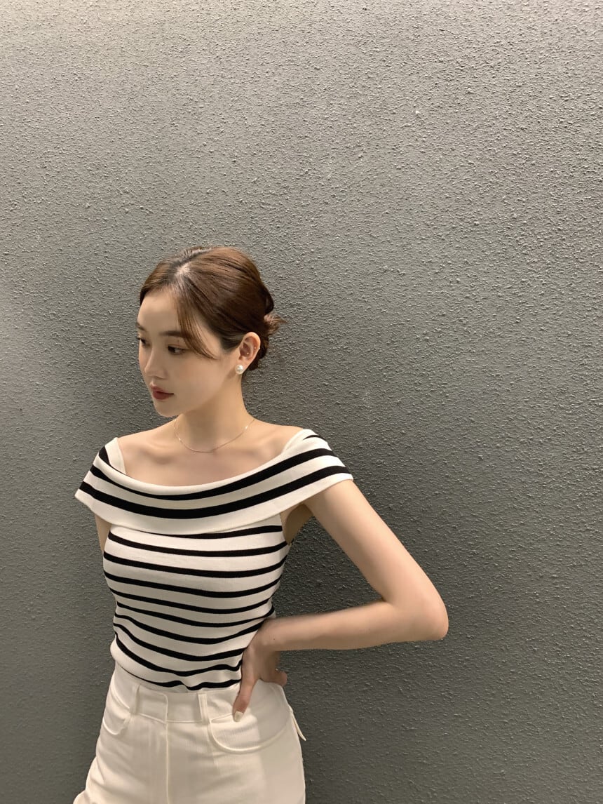 【tops】韓流スタイルchic〜気質満点体型カバーセクシー肩見せトップス着痩せニット G14899