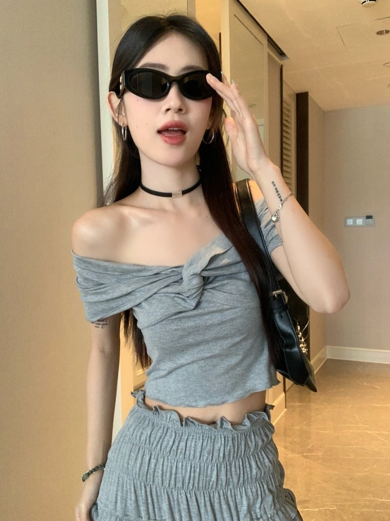 【set】オフショルダーTシャツ+スカート２点セットG21577