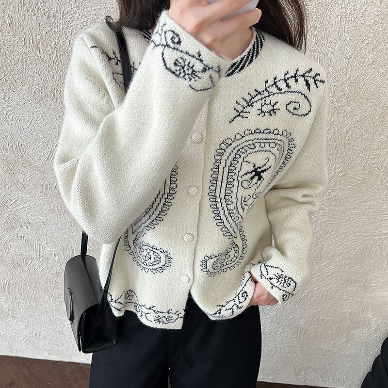 【outer】刺繡柄ニットコート Q7032