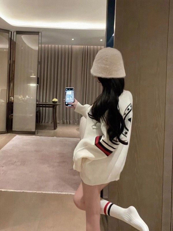 【tops】ラウンドネック長袖ニットセーターF8257