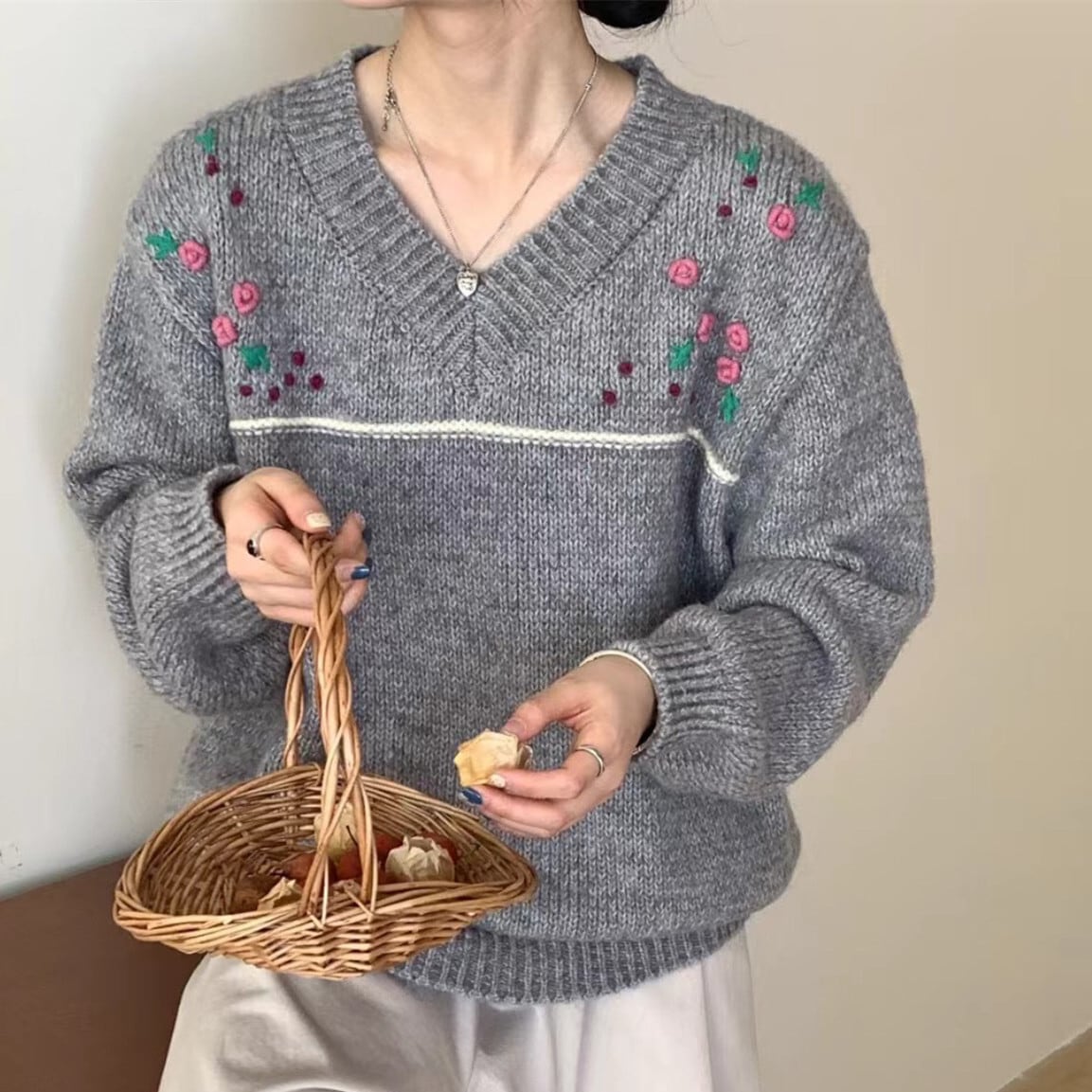 【tops】Vネックニットセーター　M27122