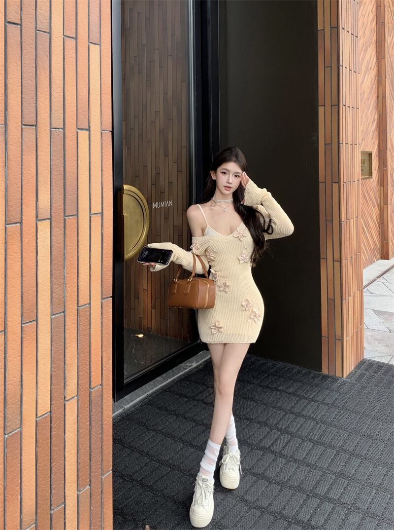 【dress】立体フラワーニットワンピースキャミソール付き　M28428